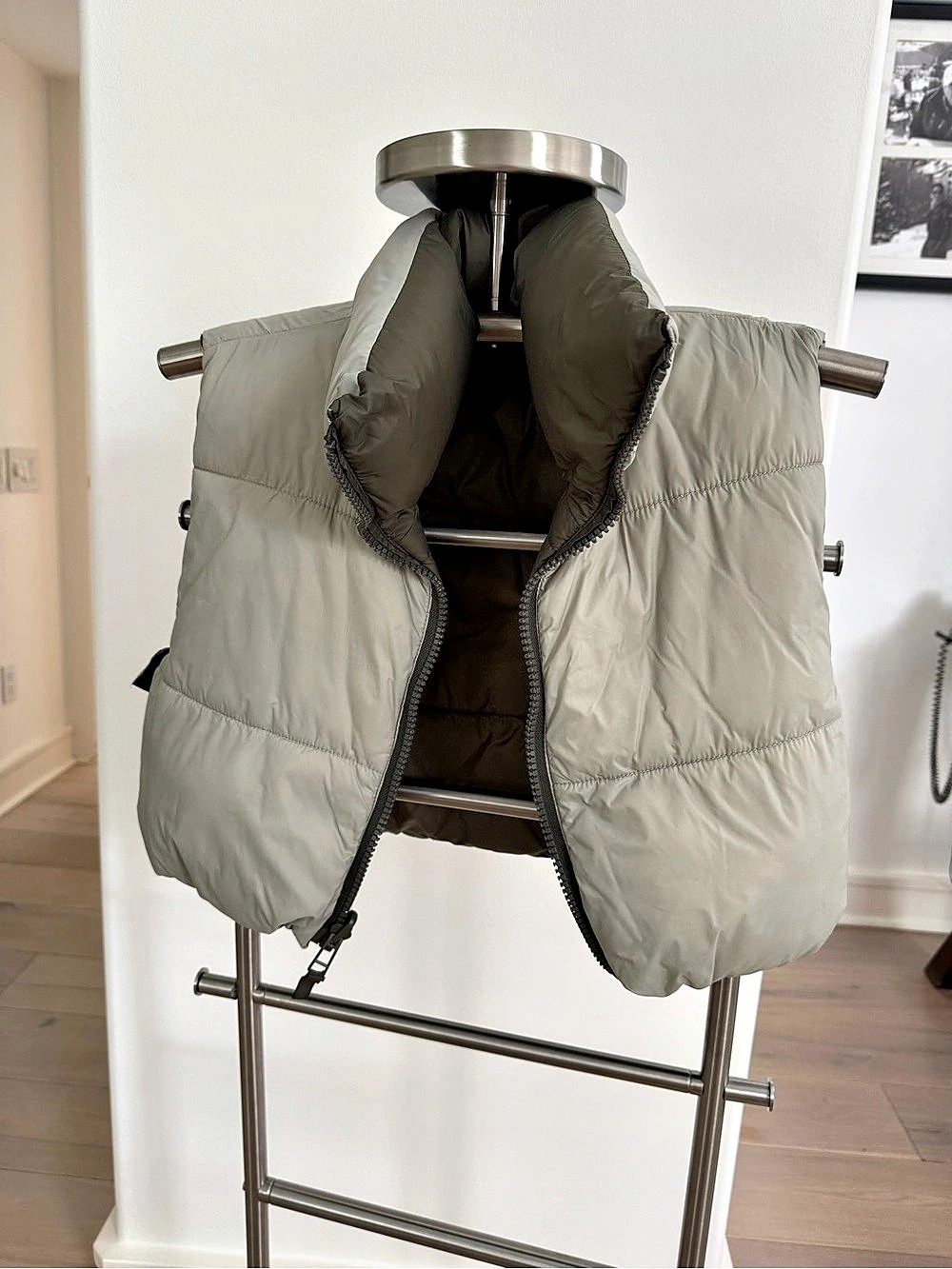 Zara Women's Puffer Vest Gray Size Medium Like New